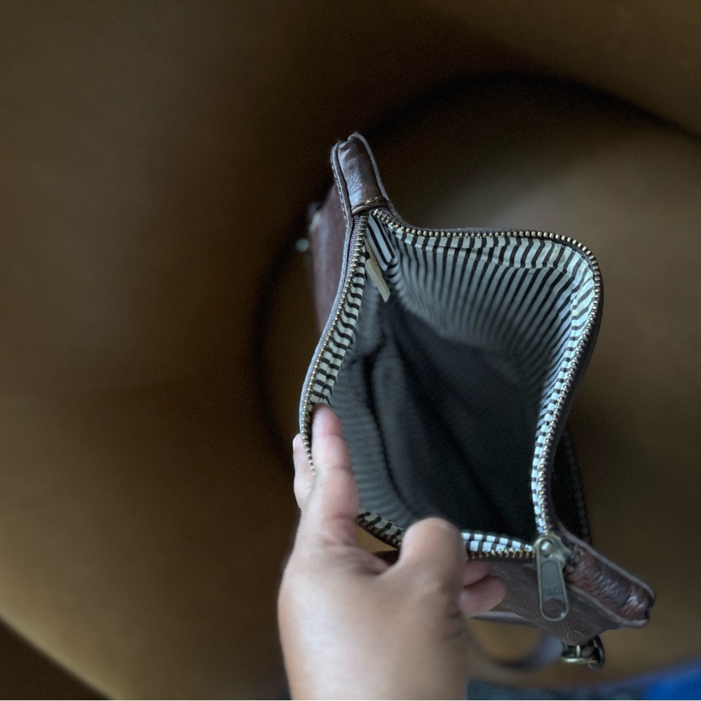 BUFFALO JACKSON MADISON LEATHER CROSSBODY FOLDOVER CLUTCH BAG - Picture 7 of 10